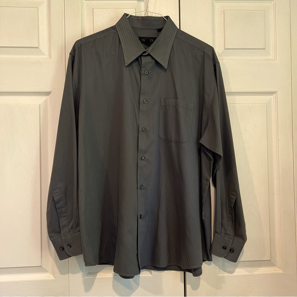 🩷 Axist Gray Button Down Shirt - 17 1/2 33/34